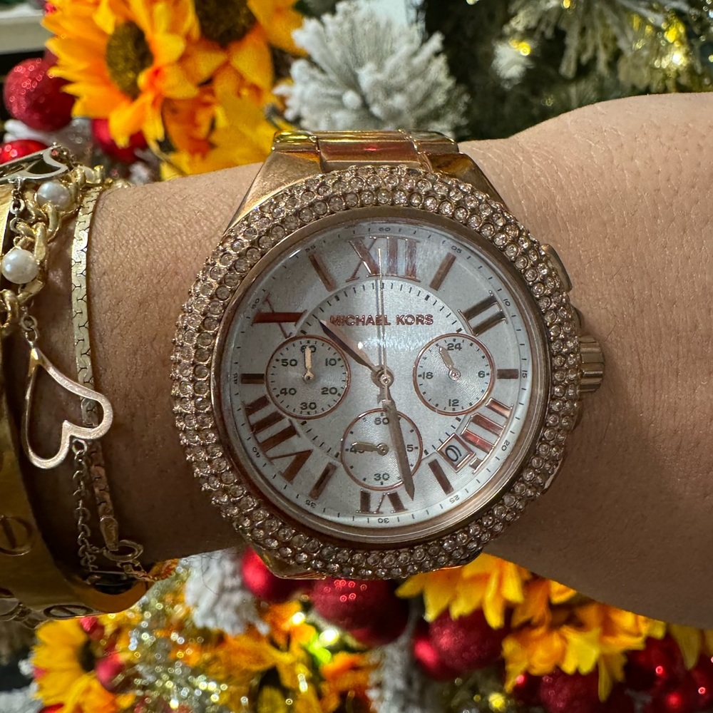 ONE DAY SALE💫

SALE🌸MICHAEL KORS chronograph rose gold watch ✨ - Picture 8 of 11